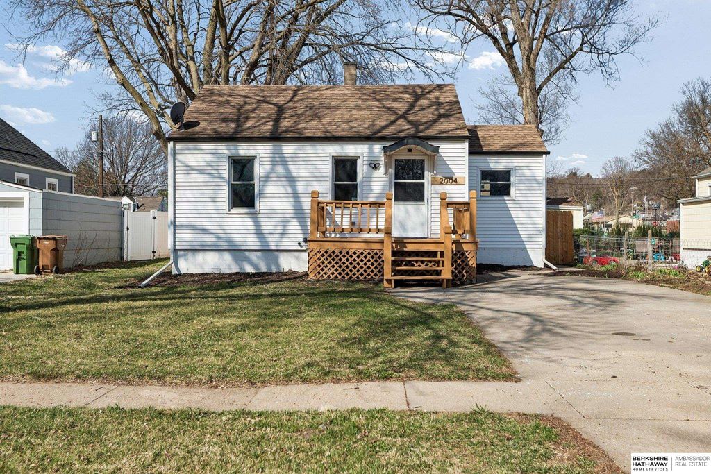2004 Main Street, Bellevue, NE 68005