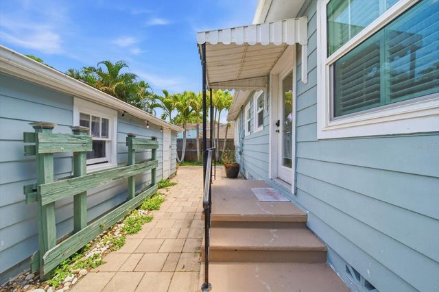 5617 30TH AVENUE S, Gulfport, FL 33707