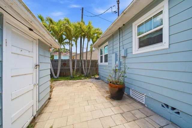5617 30TH AVENUE S, Gulfport, FL 33707