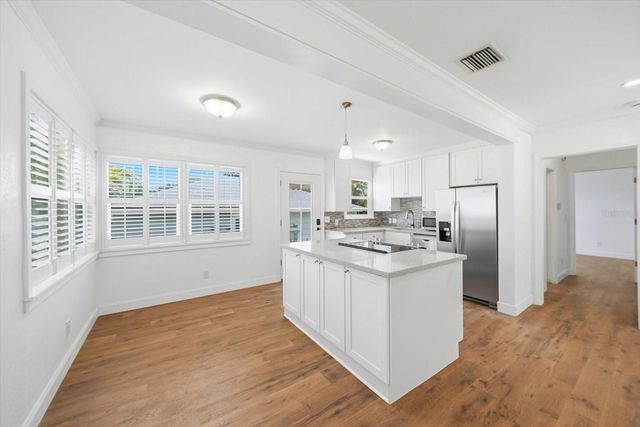 5617 30TH AVENUE S, Gulfport, FL 33707