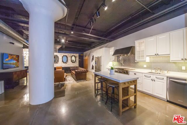 530 Molino Street 113, Los Angeles, CA 90013