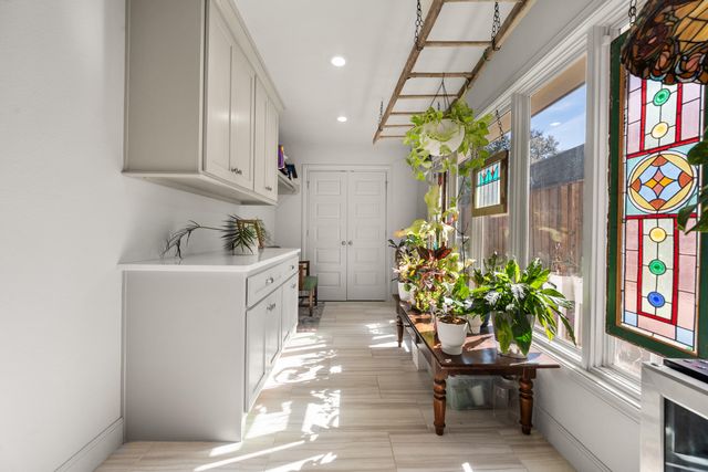 9609 Vicksburg Avenue, Lubbock, TX 79424