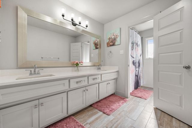 9609 Vicksburg Avenue, Lubbock, TX 79424