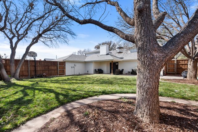 9609 Vicksburg Avenue, Lubbock, TX 79424