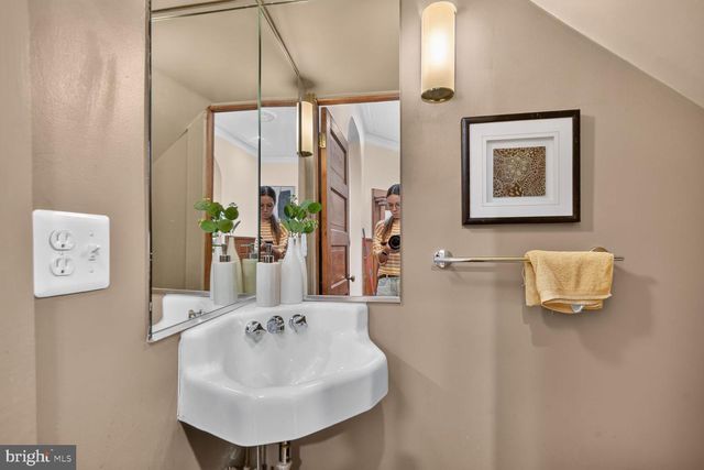 1804 WYOMING AVE NW, Washington, DC 20009