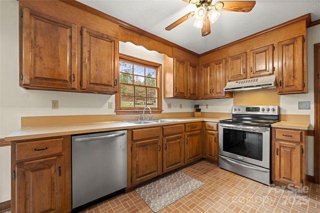 16417 Kimbolten Drive, Huntersville, NC 28078