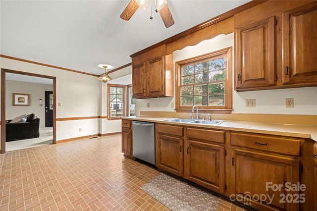 16417 Kimbolten Drive, Huntersville, NC 28078