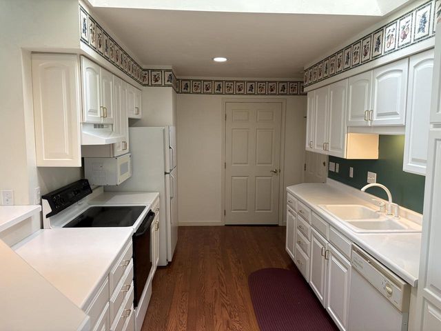 1534 River Pines DRIVE, Green Bay, WI 54311