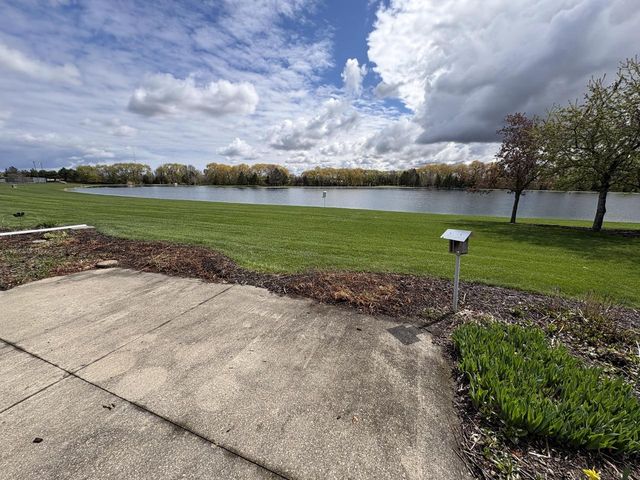 1534 River Pines DRIVE, Green Bay, WI 54311