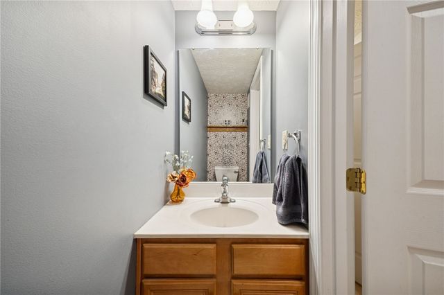 4003 Trail Side Ct, Penn Twp, PA 15644