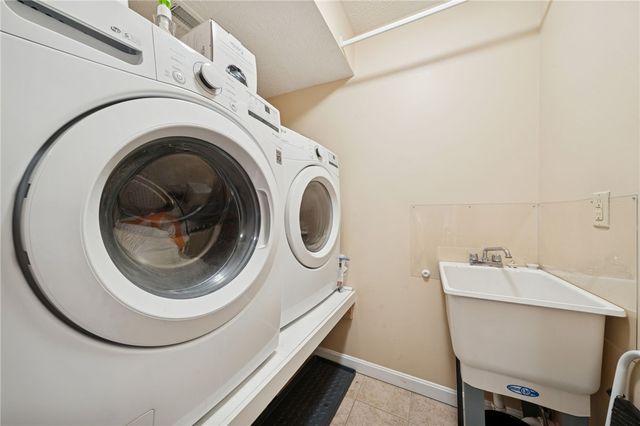 4003 Trail Side Ct, Penn Twp, PA 15644