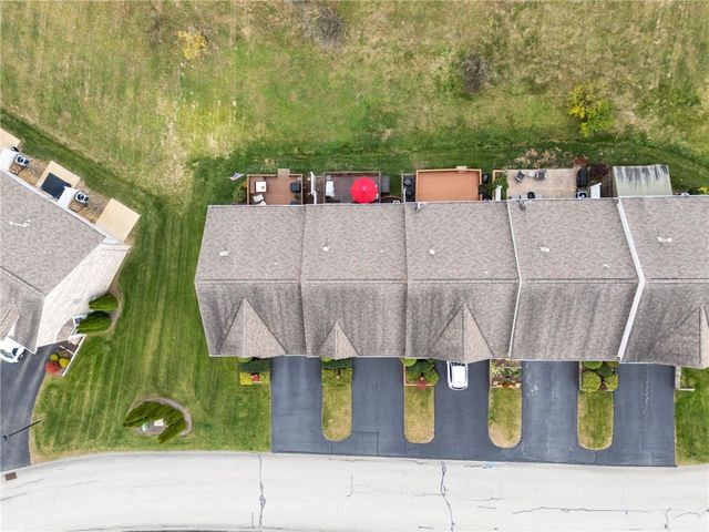 4003 Trail Side Ct, Penn Twp, PA 15644