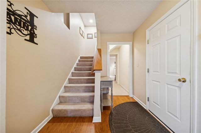 4003 Trail Side Ct, Penn Twp, PA 15644