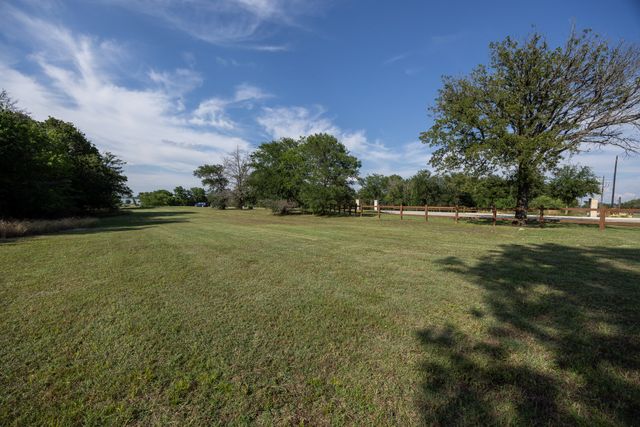 Lot 1 Diamond Point, Corsicana, TX 75109