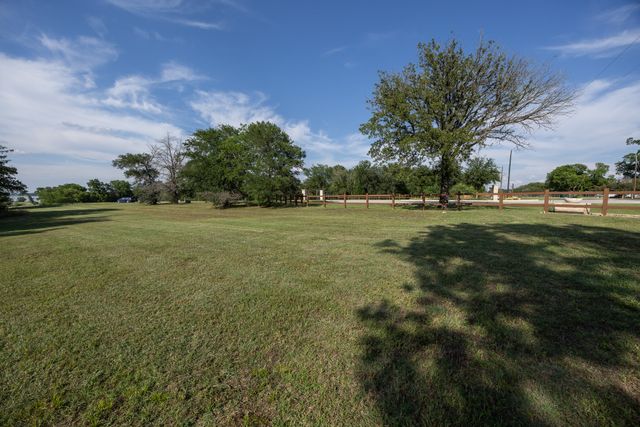 Lot 1 Diamond Point, Corsicana, TX 75109