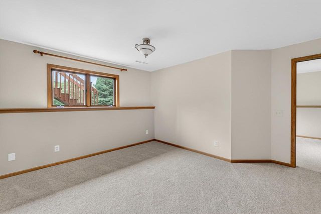 467 Sherbrooke Drive, Sun Prairie, WI 53590