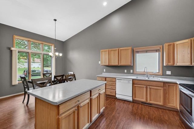 467 Sherbrooke Drive, Sun Prairie, WI 53590