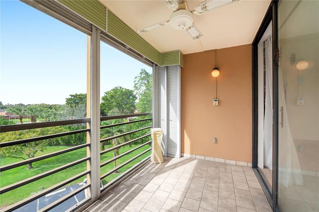 1400 Saint Charles Place 420, Pembroke Pines, FL 33026