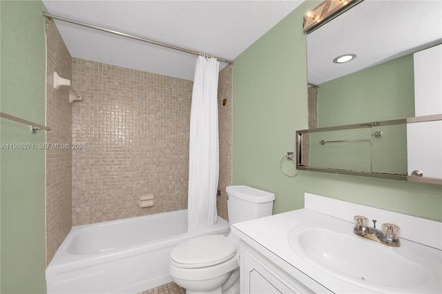 1400 Saint Charles Place 420, Pembroke Pines, FL 33026