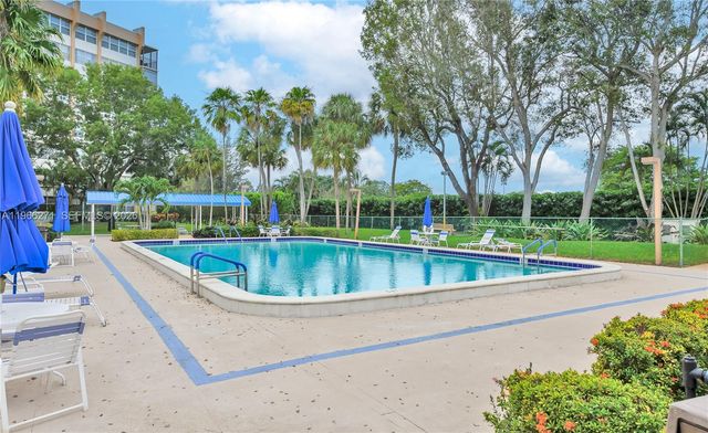 1400 Saint Charles Place 420, Pembroke Pines, FL 33026