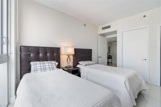 495 Brickell Ave 4510, Miami, FL 33131