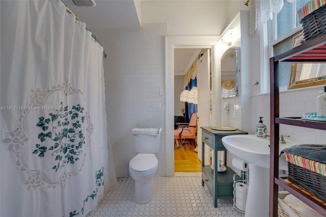 405 SW 11th Ave, Miami, FL 33130