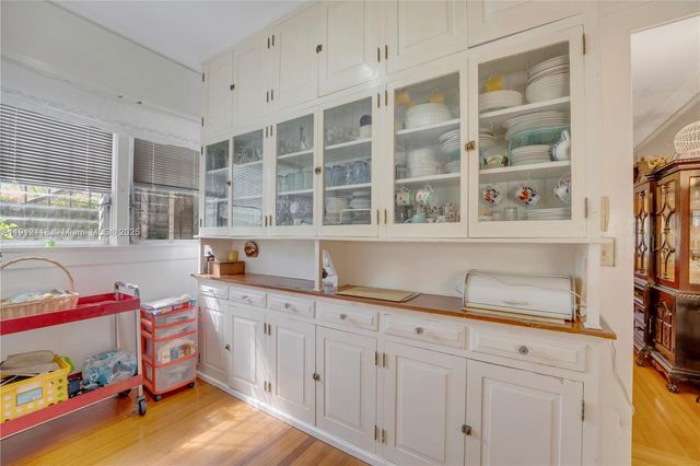 405 SW 11th Ave, Miami, FL 33130