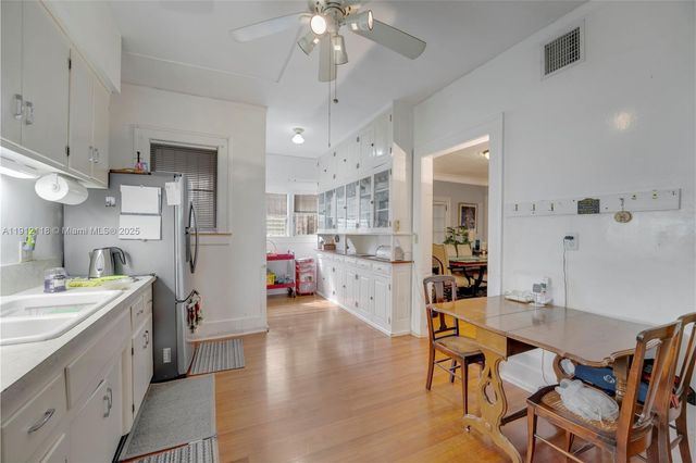 405 SW 11th Ave, Miami, FL 33130