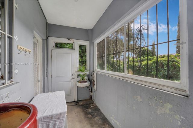 405 SW 11th Ave, Miami, FL 33130