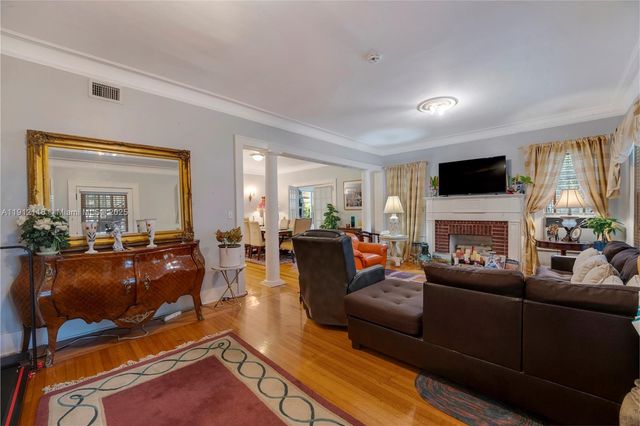 405 SW 11th Ave, Miami, FL 33130