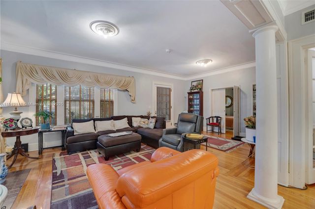 405 SW 11th Ave, Miami, FL 33130