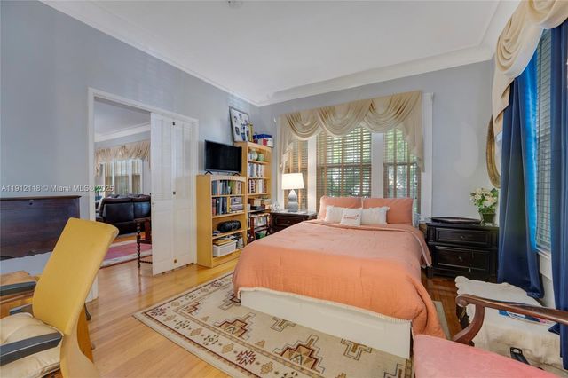 405 SW 11th Ave, Miami, FL 33130