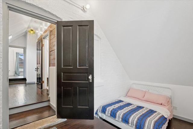1011 N MOZART Street, Chicago, IL 60622
