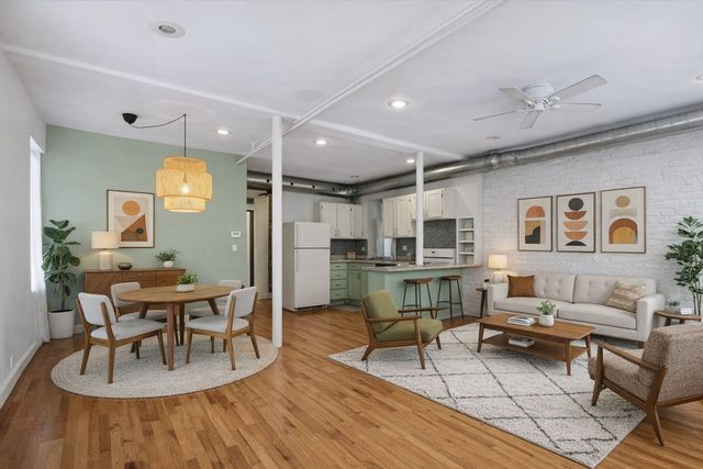 1011 N MOZART Street, Chicago, IL 60622