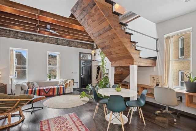 1011 N MOZART Street, Chicago, IL 60622