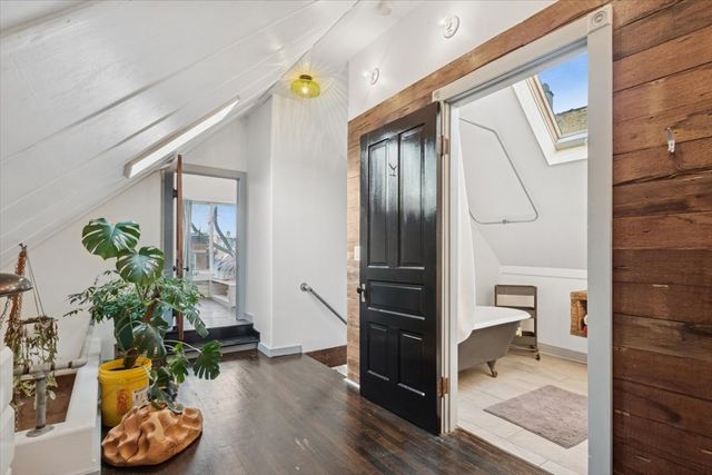 1011 N MOZART Street, Chicago, IL 60622
