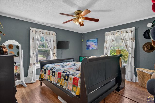 726 SW Buchanan ST, Topeka, KS 66606