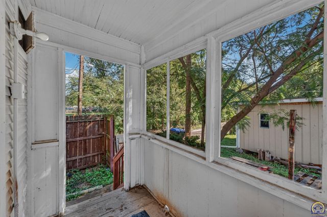 726 SW Buchanan ST, Topeka, KS 66606
