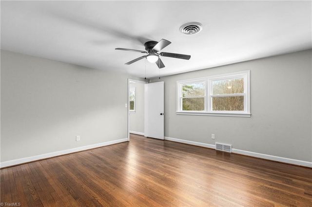 5370 Palisade Drive, Pfafftown, NC 27040