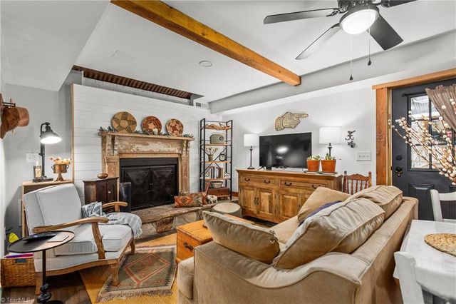 5370 Palisade Drive, Pfafftown, NC 27040