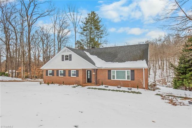 5370 Palisade Drive, Pfafftown, NC 27040