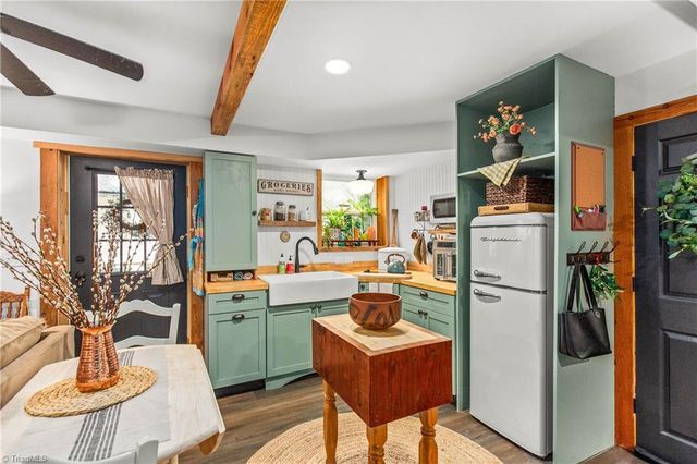 5370 Palisade Drive, Pfafftown, NC 27040