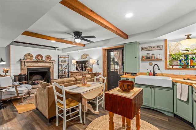 5370 Palisade Drive, Pfafftown, NC 27040