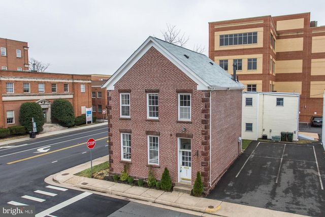 9251 LEE AVE, Manassas, VA 20110