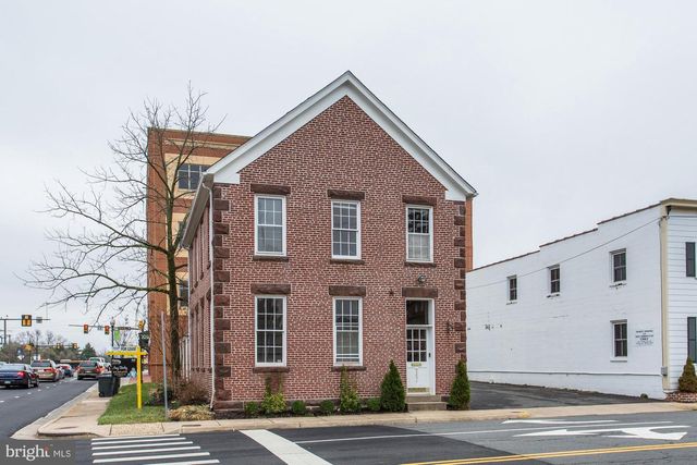 9251 LEE AVE, Manassas, VA 20110