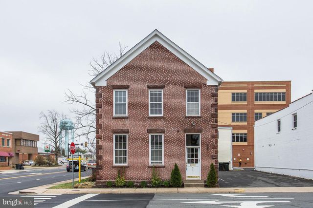 9251 LEE AVE, Manassas, VA 20110