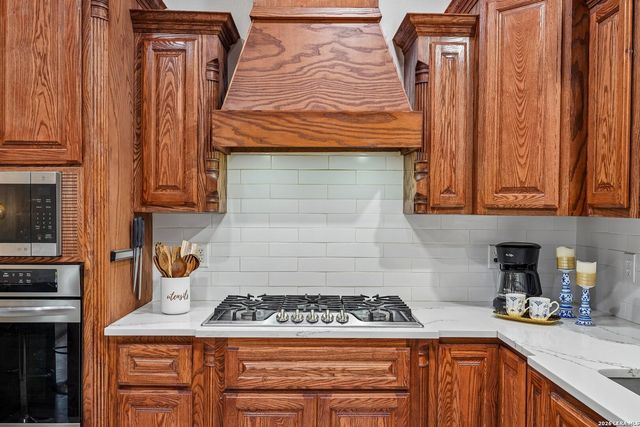 18727 Surreywood, San Antonio, TX 78258