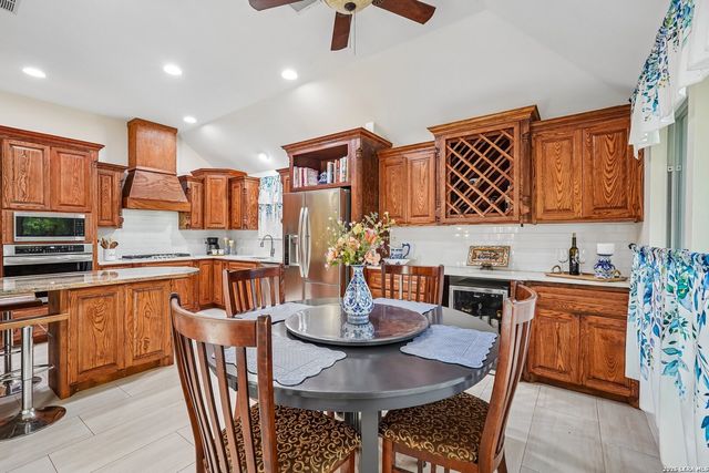 18727 Surreywood, San Antonio, TX 78258