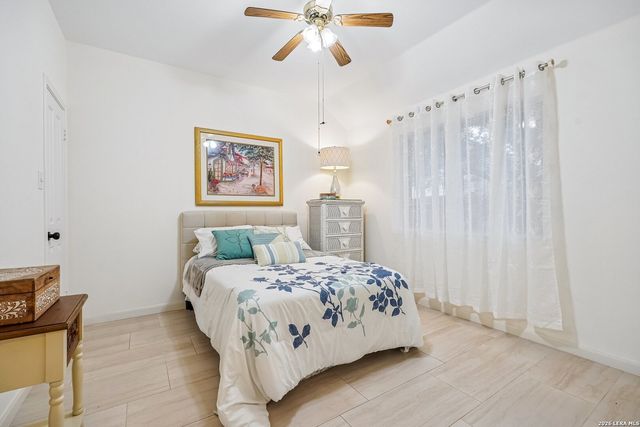 18727 Surreywood, San Antonio, TX 78258