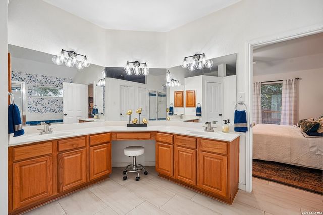 18727 Surreywood, San Antonio, TX 78258